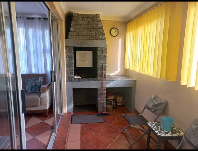 4 BEDROOM HOUSE FOR SALE IN WESTRIDGE